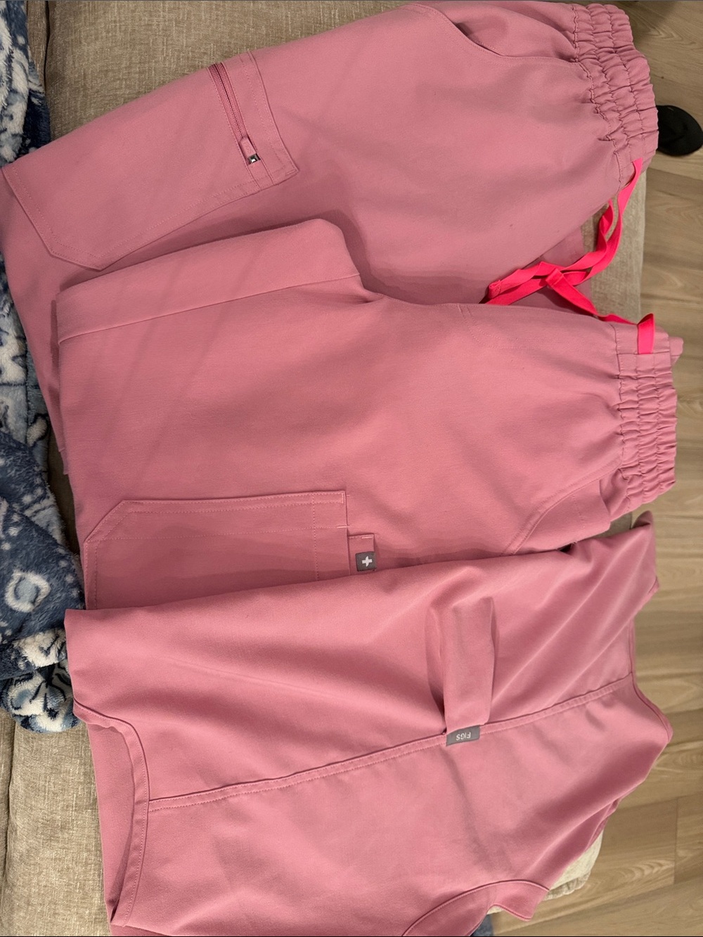 Figs chalk pink